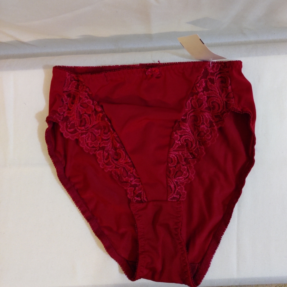 NEW Ladies Red Lace Underwear. Size 8. Lady Princess